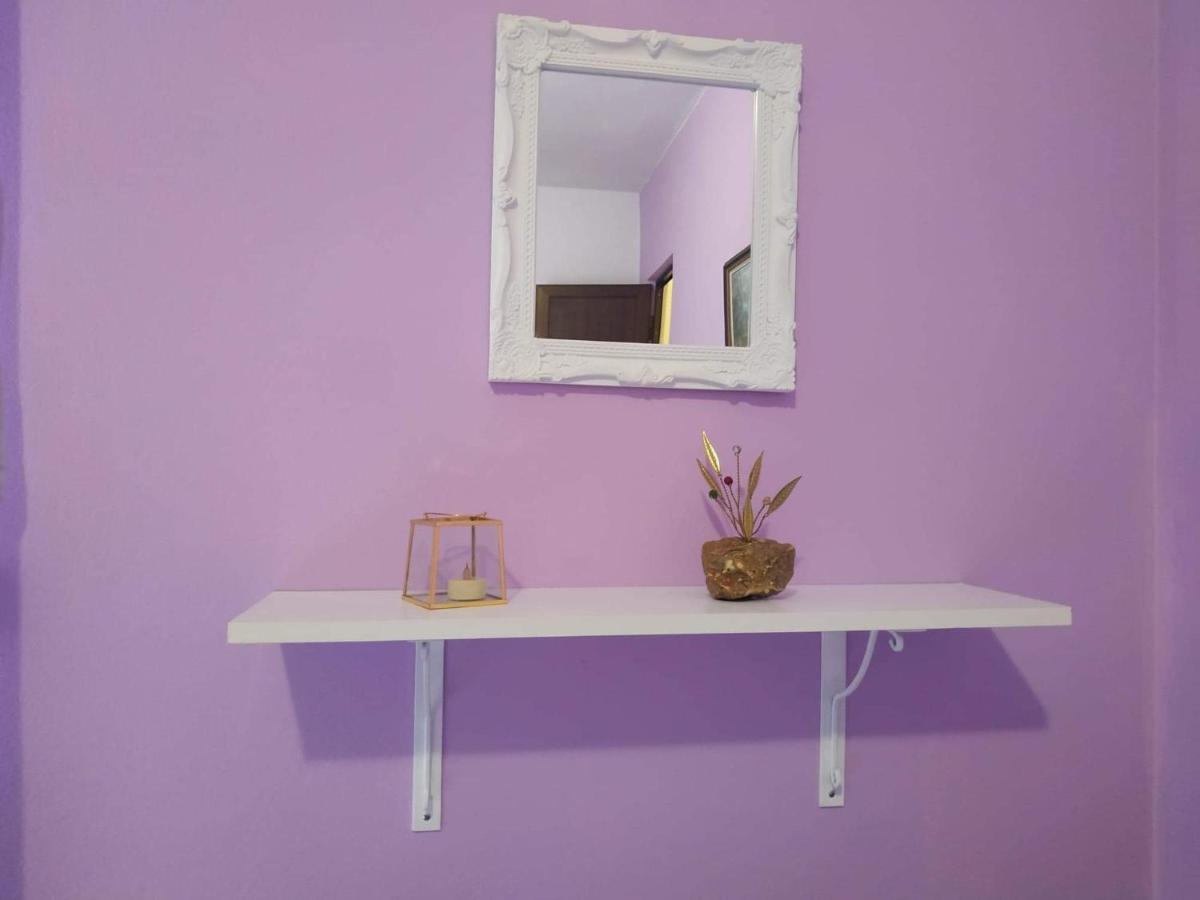 Violet Bedroom And Apartment Spáta المظهر الخارجي الصورة