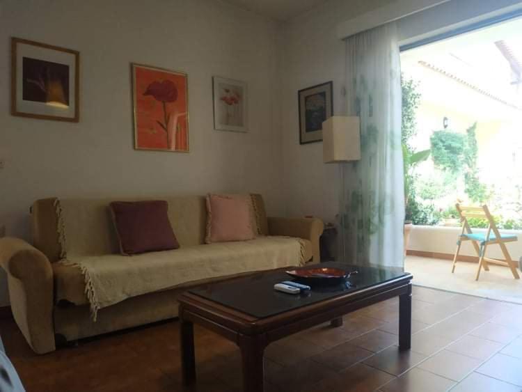 Violet Bedroom And Apartment Spáta المظهر الخارجي الصورة